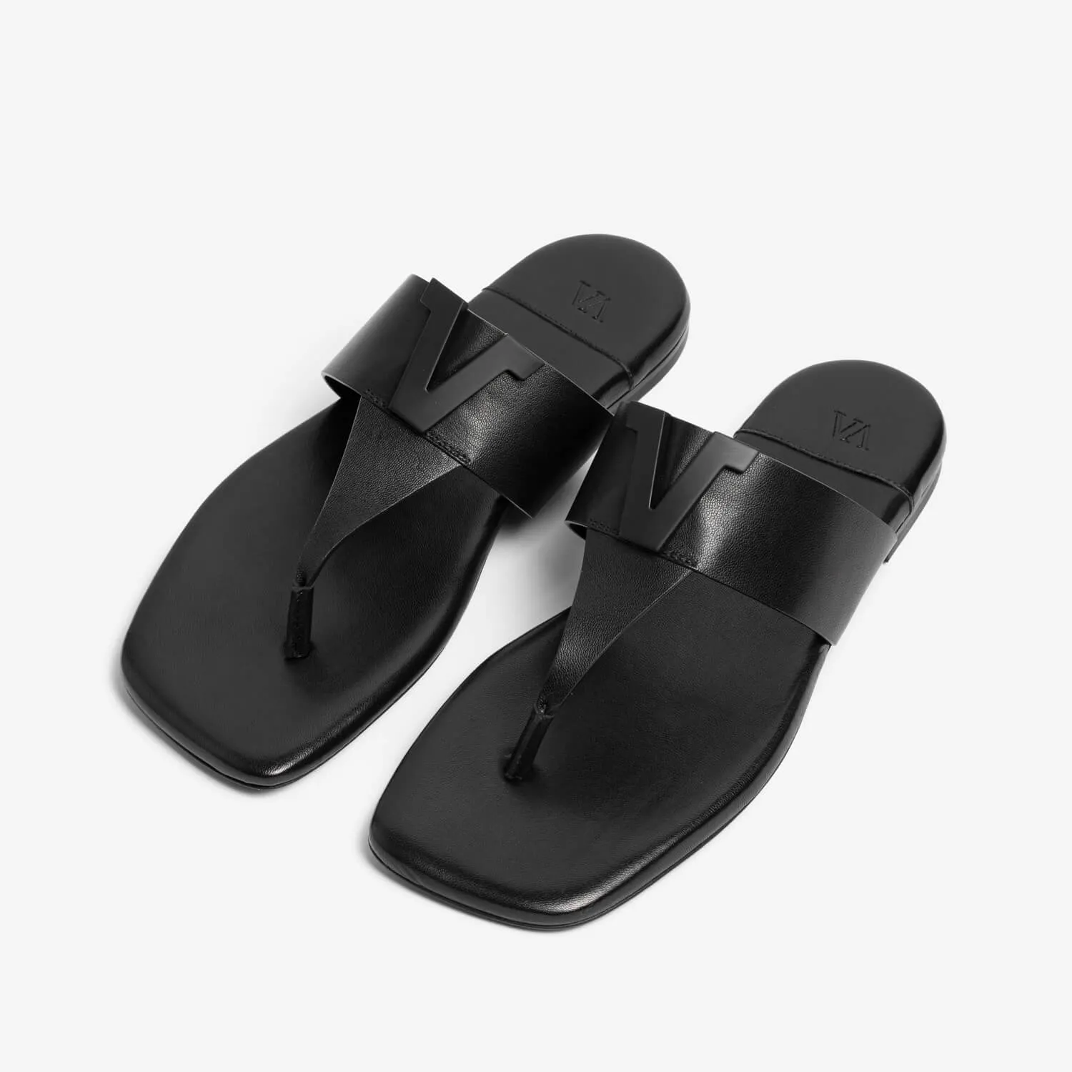 Black women's goat leather flip flop sandal