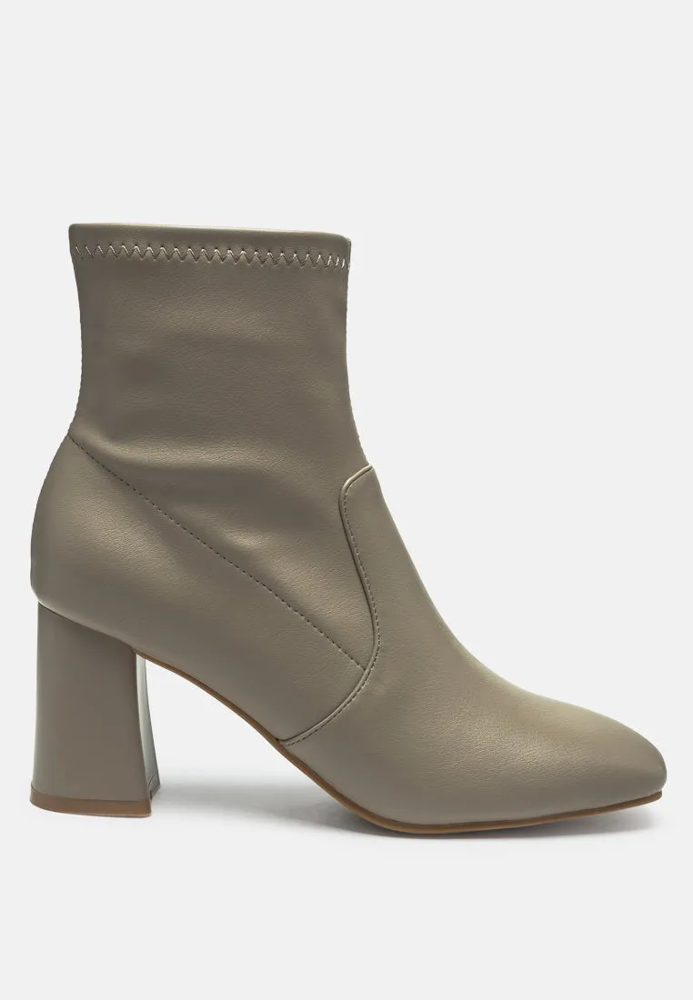 Daffofil Block Heeled Ankle Boots