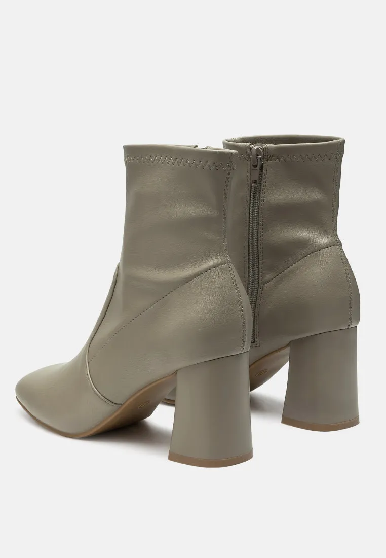 Daffofil Block Heeled Ankle Boots