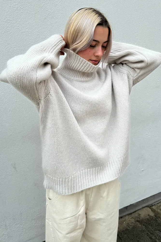 Leveté Perle Cream Oyster Sweater